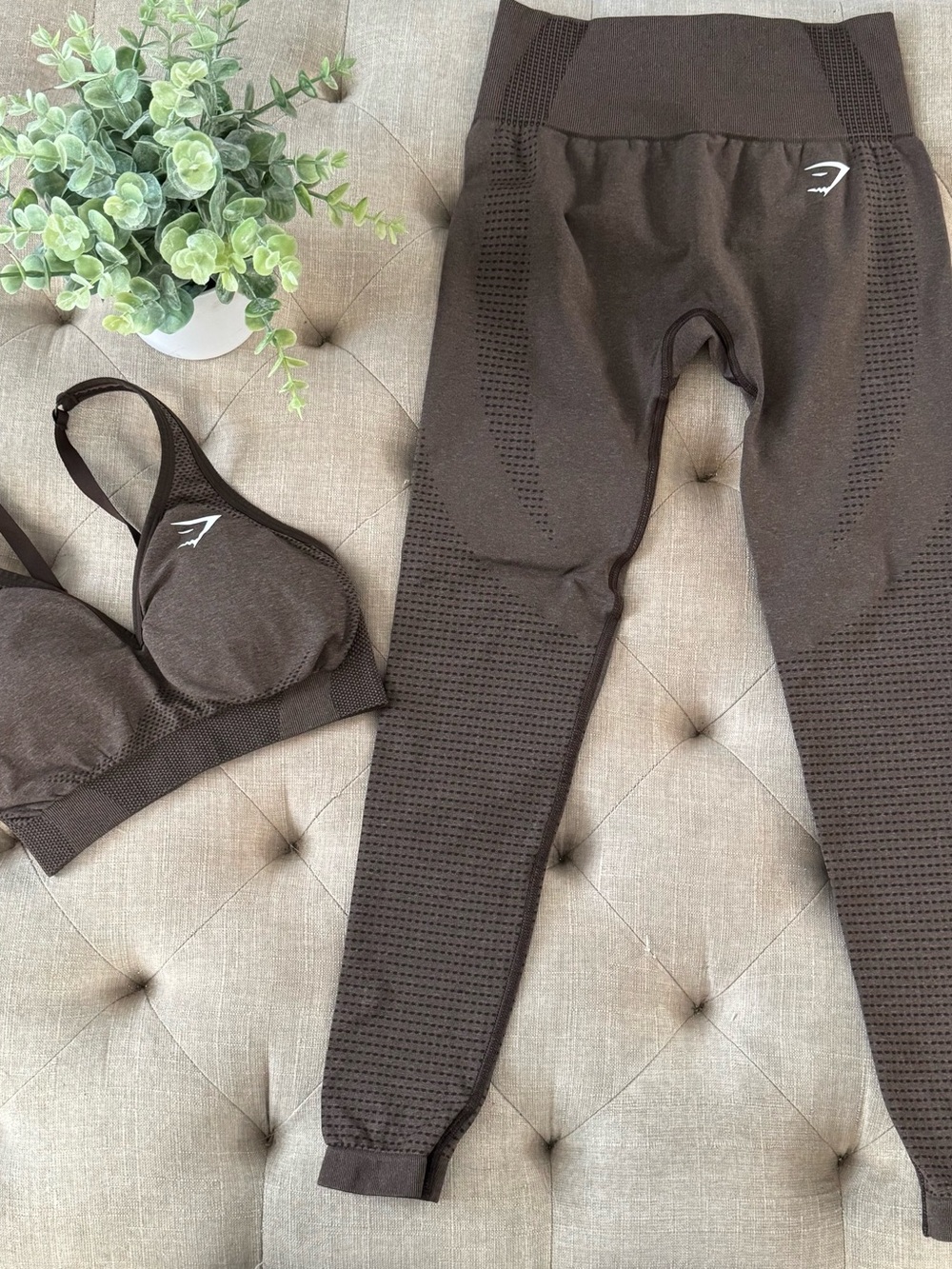 Gymshark Vital Espresso Brown Seamless Sports Bra and Leggings Set size Small